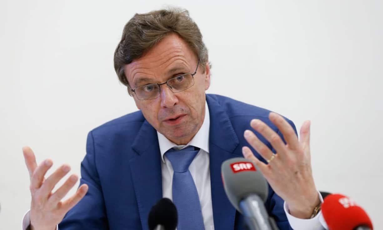 Zu diesem Netzwerk gehört der Berner Regierungsrat Hans-Jürg Käser, der als Polizei- und Militärdirektor auch ein Partner in Sicherheitsfragen ist. Käser war in der Armee zuletzt «Kdt HQ Rgt 2» – auf Deutsch: Kommandant im Infrastrukturregiment des Bundesrates.