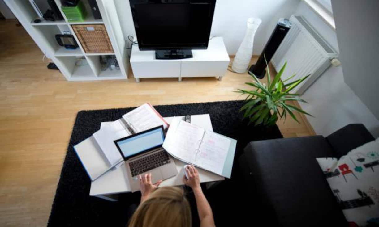 «Die Bezahlung ist nicht gut, aber die Extra-Leistungen gleichen das aus.» Kostenloses Mittagessen oder ein Ticket für den Nahverkehr sind nett, sollten aber nicht auf Kosten des Gehalts gehen. Gute Arbeit sollte auch fair bezahlt werden.Keystone