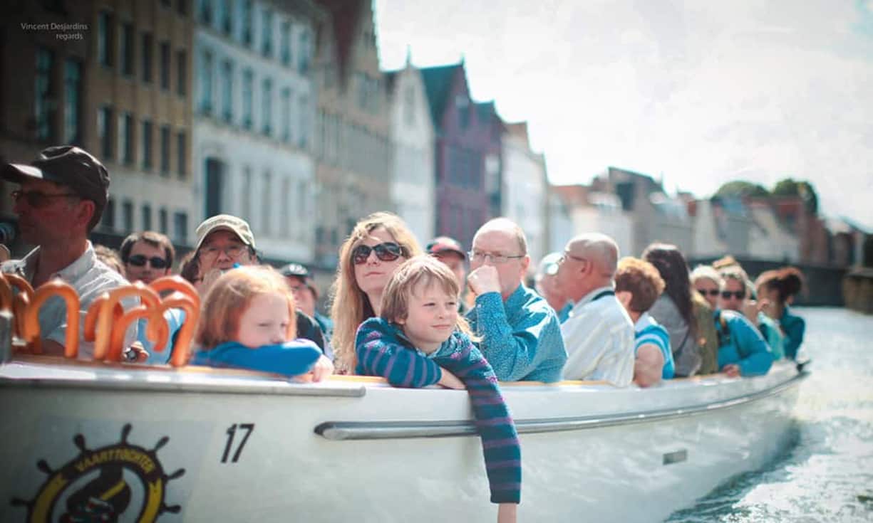 Platz 11: Belgien Die durchschnittliche Lebenserwartung liegt in Belgien bei etwa 81,1 Jahren und verfehlt somit nur knapp die Top 20 der Welt. Das Land hat ein universelles Gesundheitssystem, welches zwingend eine Gesundheitsversicherung für alle Bürger vorsieht.