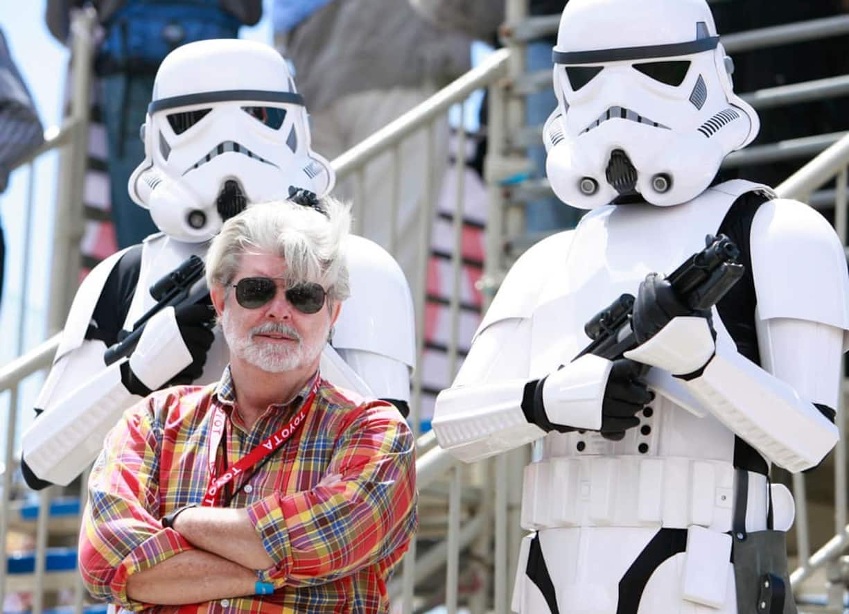 Platz 1: George Lucas
5,4 Milliarden Dollar
Auswahl Filme: Star Wars, Indiana Jones
George Lucas Vermögen beruht vor allem auf dem Erfolg der Star Wars Filme, die vor allem auch durch das Merchandising als bislang erfolgreichstes Filmprojekt gelten. 2012 wurde Lucas Film für vier Milliarden von Disney übernommen. Keystone