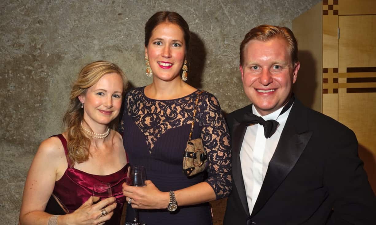 Vittoria Heide, Verkauf, Hästens Store Zürich;
Jenny Gattiker, Shop Manager, Hästens Store Zürich;
Johan Mannerberg, Master of Ceremony & Private Banker Nordea (v.l.)