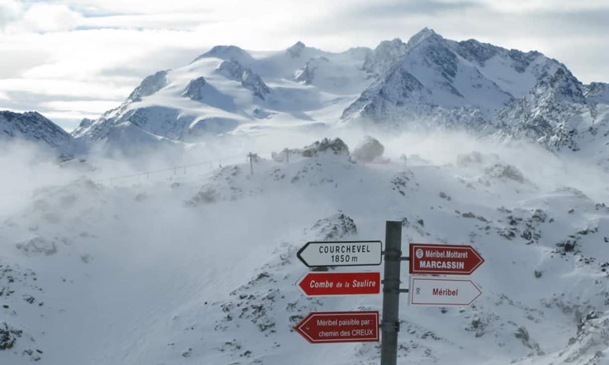 Les Trois Vallées, Frankreich: Mit seinen 200 Liftanlagen, die mehr als 600 Pistenkilometer erschliessen, ist es das grösste zusammenhängende Skigebiet der Welt: Les Trois Vallées. Das gefällt auch Hollywood: Emma Watson, Bruce Willis und George Clooney haben den drei Tälern bereits einen Besuch abgestattet.Leo-Setä/flickr/CC
