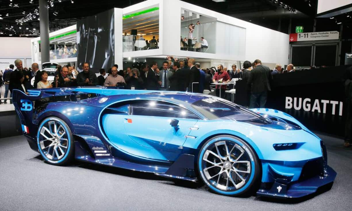 Bugatti Vision Gran TurismoDer Kohlefaser-Sportwagen ist für die Rennstrecke gemacht. Mit dem Vision Gran Turismo kommt Bugatti seinem Ziel, weltweit die schnellsten, exklusivsten, luxuriösesten und stärksten Supersportwagen zu bauen, einen Schritt näher.