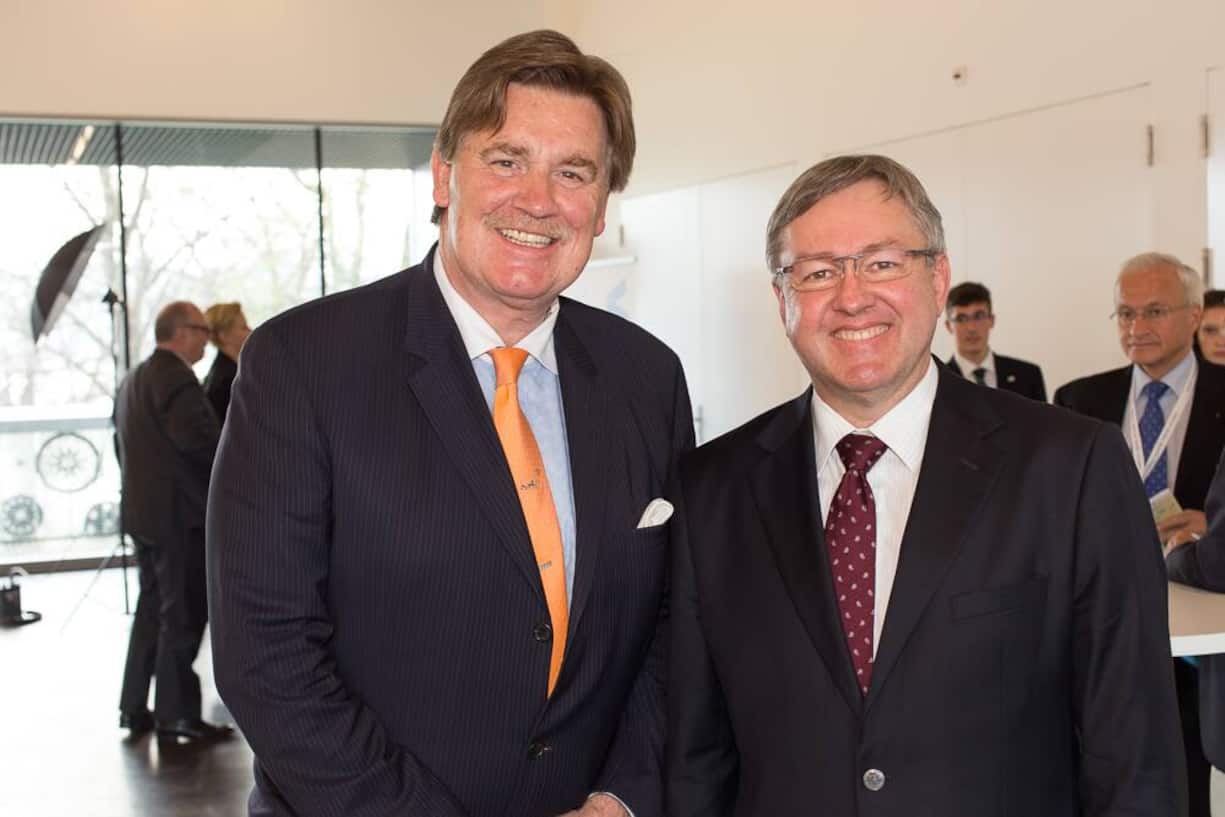 Martin J. Craigs, CEO, Pacific Asia Travel Association; Marthinus van Schalkwyk, Minister of Tourism, South Africa