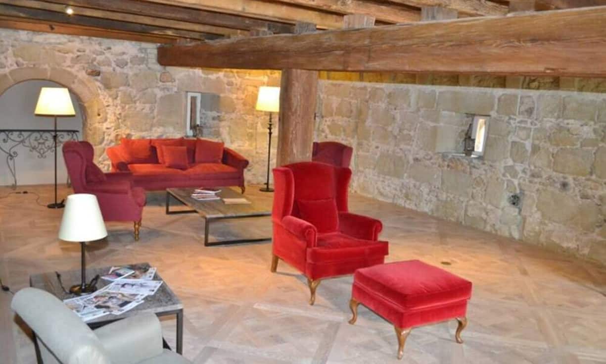 ... Ausstattung, modernste Küche, Restaurant, Speisesaal, Lounges, Bar...