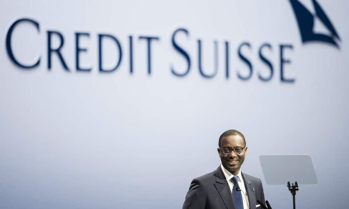 Platz 4: Tidjane Thiam, CEO Credit SuisseNoten: 10 - 8 - 6 - 9 // Gesamt: 33Der Börsenwert der CS beträgt im Verhältnis zum Buchwert mittlerweile 0,88 – ein deftiges Misstrauensvotum an die Bankführung unter CEO Thiam und Präsident Urs Rohner, welche die Anleger offenbar noch nicht von ihrer Neupositionierung haben überzeugen können.