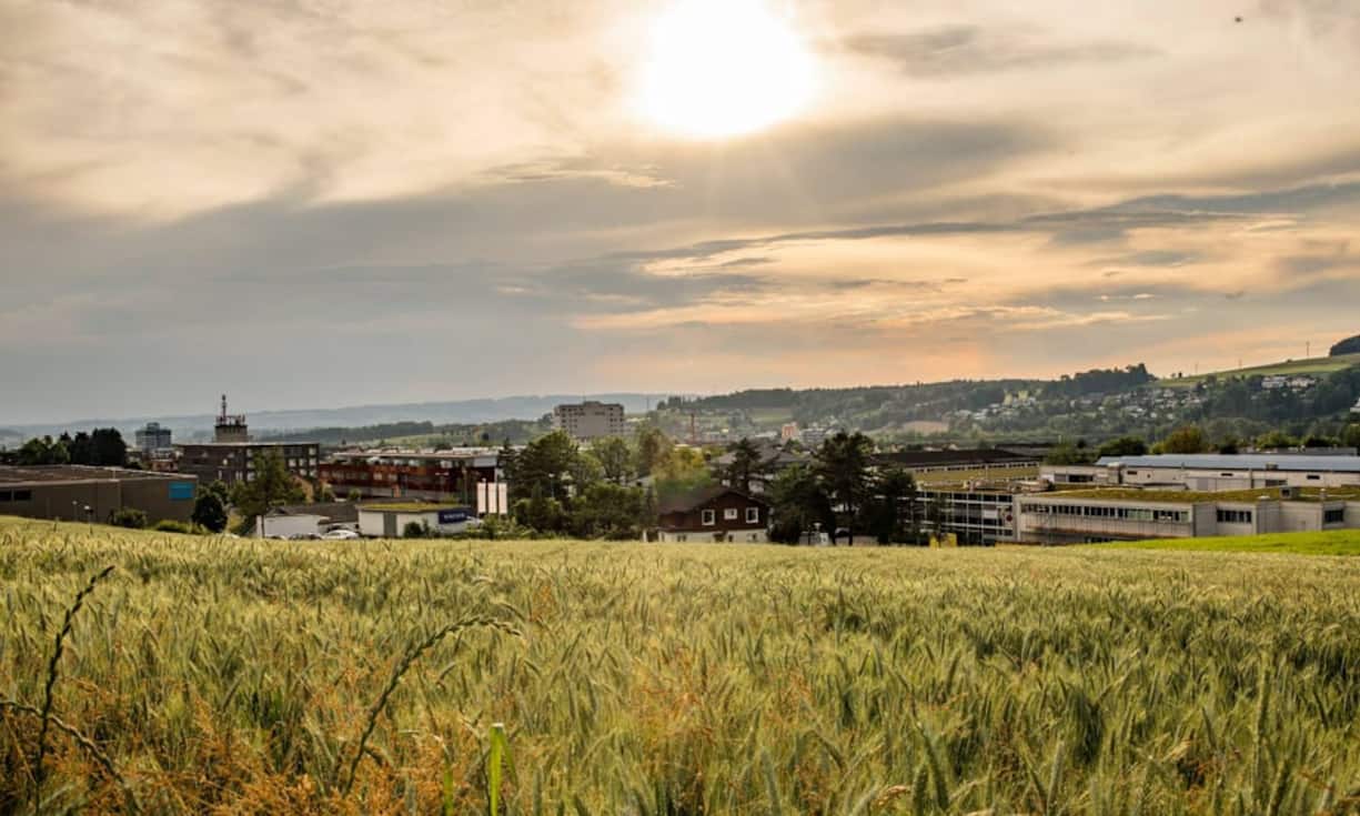 Platz 9: Baar Die Zuger Gemeinde sticht mit Rang 2 in der Kategorie Arbeitsmarkt heraus. In puncto Mobilität hat Baar jedoch noch Aufholpotential (Rang 45). 
Facebook/CC/Baar