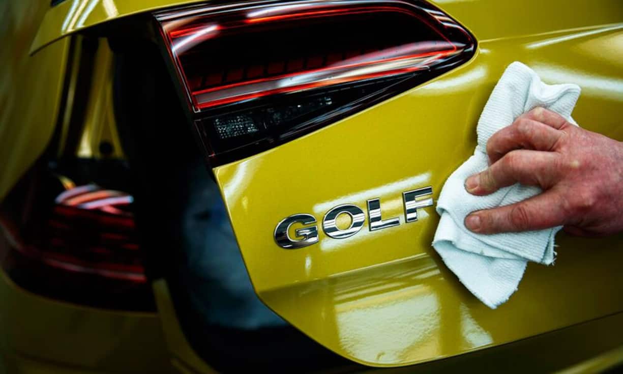 Schweizer fliegen auf den VW Golf.Keystone