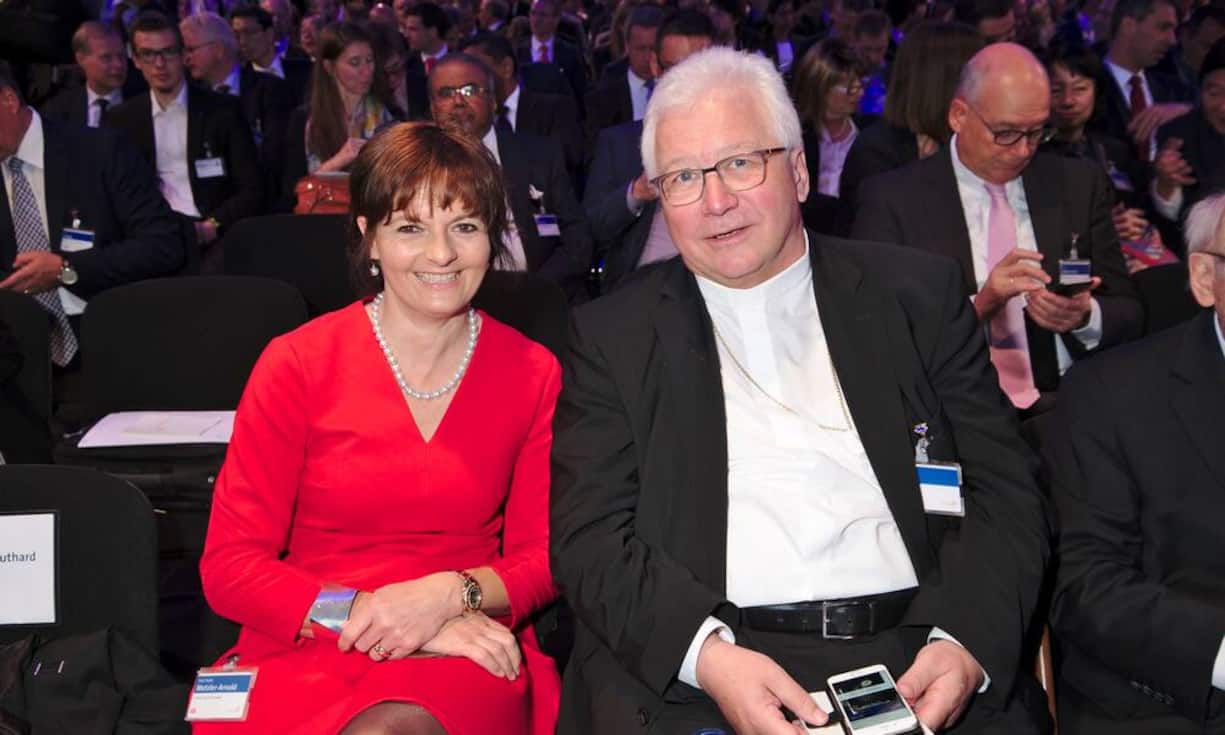 Ruth Metzler-Arnold, Präsidentin, Switzerland Global Enterprise;
Markus Büchel, Bischof von St. Gallen