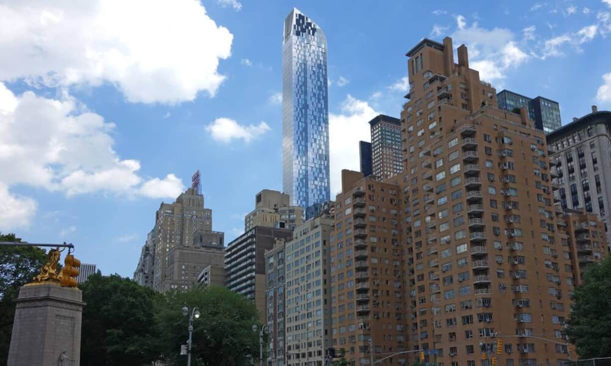 Doch auch der «One57» zählt zu den höchsten Wohntürmen New Yorks: Vier Jahre hat es gedauert, den verglasten Mega-Wolkenkratzer «One57» auf 306 Meter hochzuziehen.Cogito ergo imago/Flickr/CC