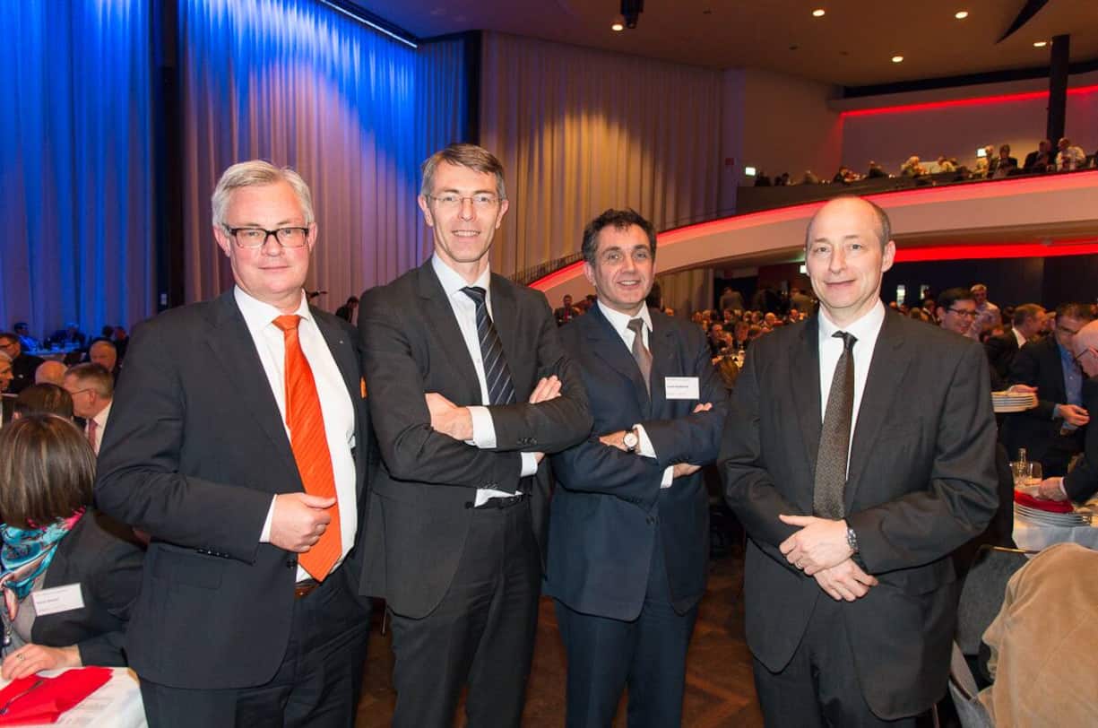 Victor Schmid, Senior Partner, Hirzel.Neef.Schmid.Konsulenten; Libor Voncina, CEO Sunrise; Lorne Somerville, shareholder CVC Capital Partners; Dominik Koechlin, VRP Sunrise