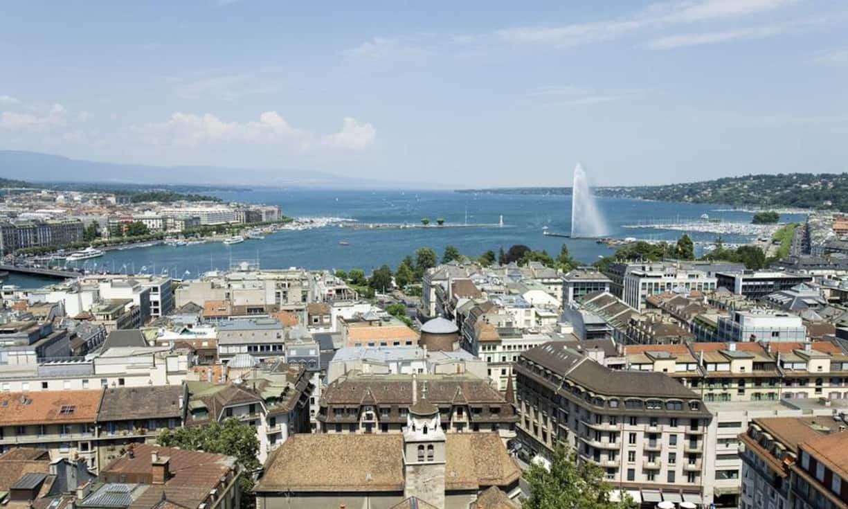 Platz 19: GenfDas Berliner Reiseportal Goeuro hat die Preise von Hotels und Privatunterkünften weltweit verglichen. Das Ergebnis: Fünf Schweizer Städte zählen in punkto Beherbergungskosten zu den 30 teuersten der Welt. Mit einem Durchschnittspreis von 111 Franken schaffte es Genf gerade noch in die Top 20. Bern liegt mit 101 Franken auf dem 24. Platz. Lausanne ist mit durchschnittlich 97 Franken die billigste der untersuchten Schweizer Städte und liegt auf Platz 26.