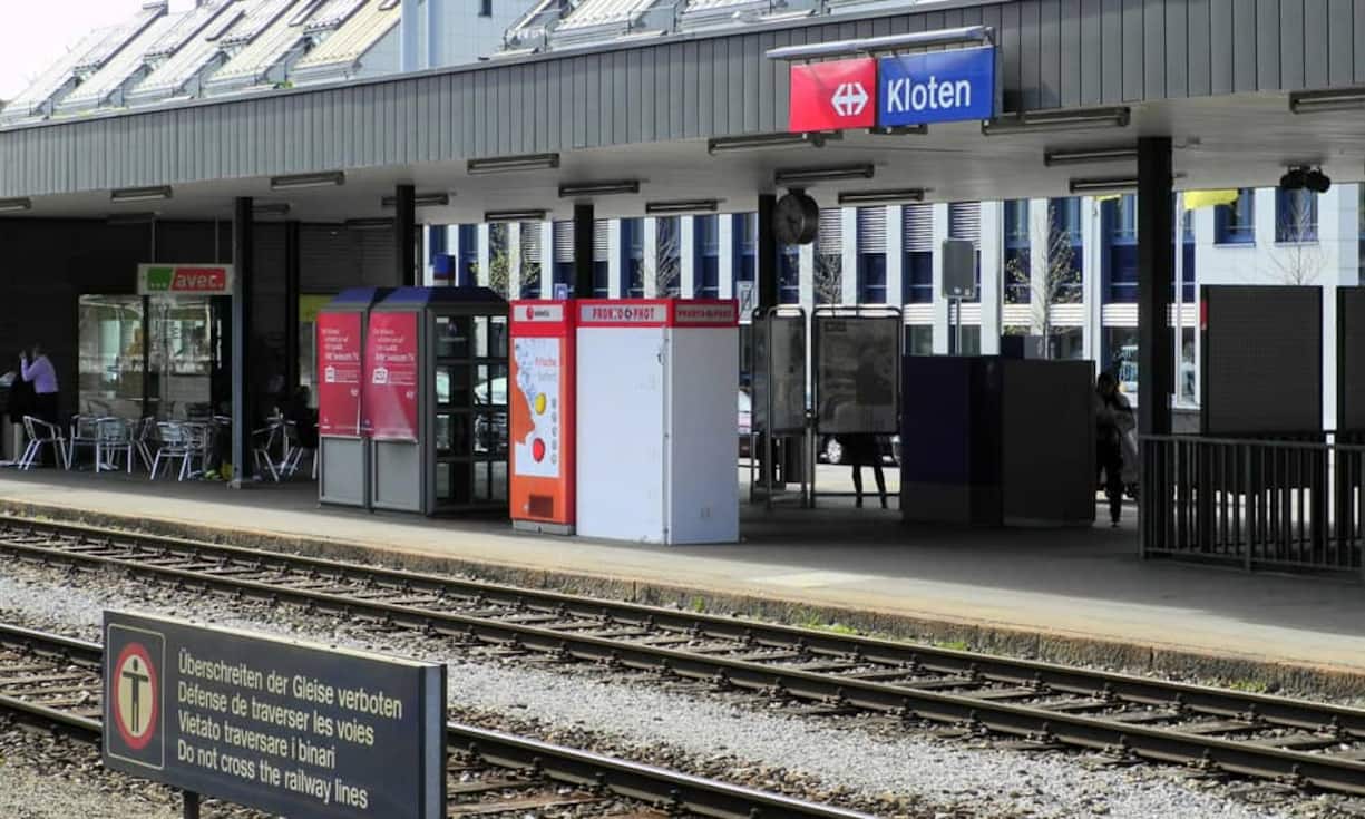 Platz 10: Kloten
Die Flughafen-Stadt Kloten belegt unverändert zum Vorjahr den zehnten Platz im Ranking der teuersten Hotelzimmer der Schweiz. Der Preis liegt hier immerhin schon bei 113.37 Franken. Roland Fischer, Zürich/Wikimedia Commons/CC