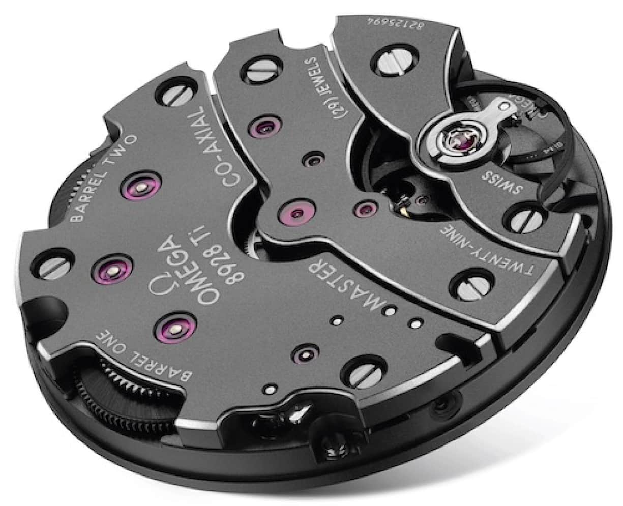 Das Omega-Kaliber 8928 ist ein Handaufzugswerk mit Brücken und Hauptplatinen aus Titan.