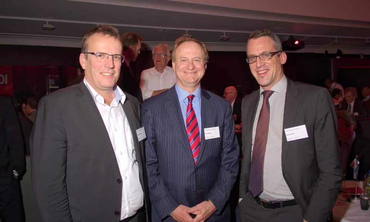 Stefan Meier, CEO, e-fon;
Eric Tveter, CEO, upc cablecom;
Kurt Lanz, Mitglied der Geschäftsleitung, economiesuisse