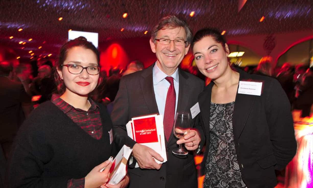 Elisa Marti, Communications, ICTSwitzerland;
Toni Blum, Experte, T-Link management Ltd.;
Annalena Kassner, Head of Project, ICTSwitzerland