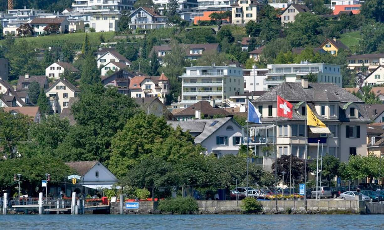 Das sind die Gewinner und Verlierer im «Bilanz»-Städte-Ranking 2017:Die grössten Absteiger:Platz 91: Männedorf ZH (–10 Plätze)
Die Gemeinde an der Goldküste im Kanton Zürich hat zehn Plätze verloren. Dies vor allem auf Grund der schlechten Bewertung in der Kategorie Mobilität sowie Kultur und Freizeit. Keystone
