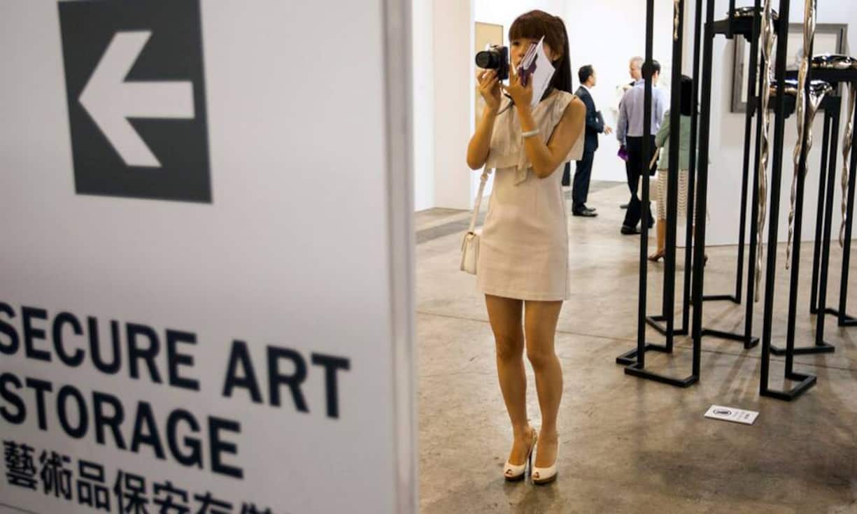 Noch war an der Eröffnung nicht extrem viel los. Immerhin wurden Prominente wie der Radio-DJ Jan Lamb, die Schauspielerinnen Shawn Yue und Rosamund Kwan sowie Sänger Edison Chen am Eröffnungsabend gesichtet.