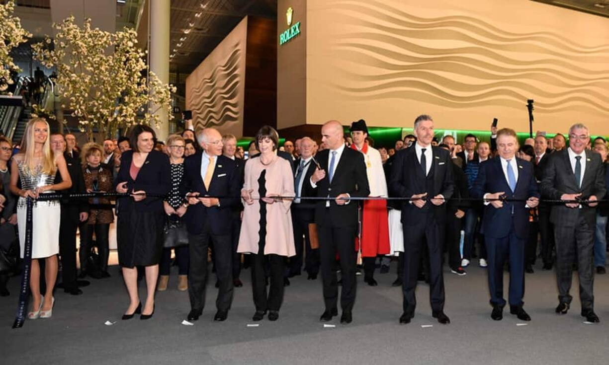 Die 100. Ausgabe der grössten Uhren- und Schmuckmesse wird feierlich eröffnet.