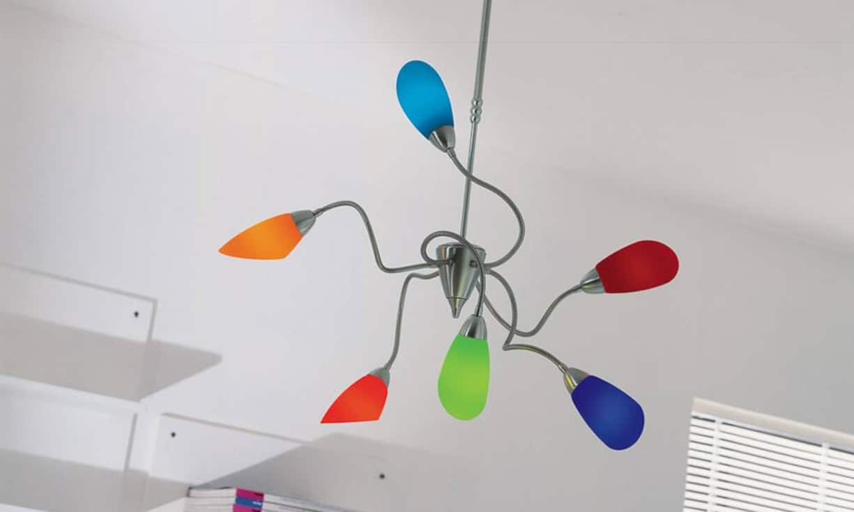 Kronleuchter mal anders: Die Designerfirma De Majo spielt mit Farben ...