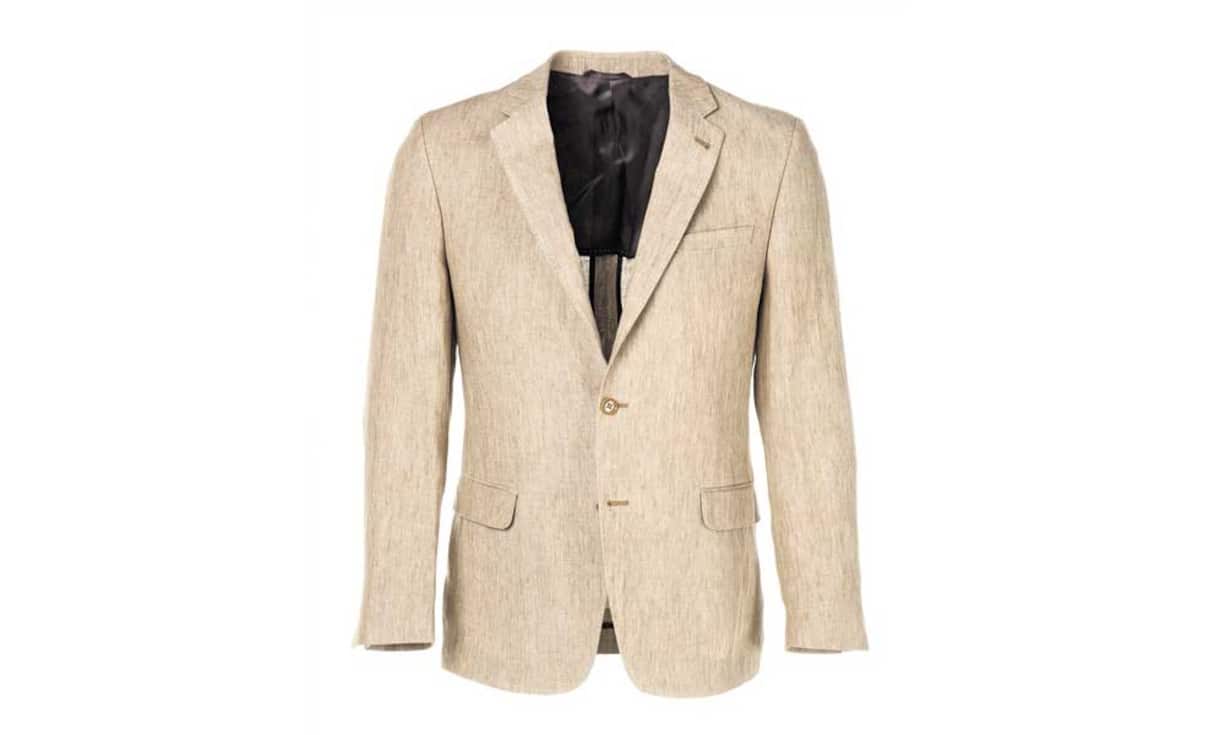 Yves Gerard: Leicht
Dieser Sakko mit melierter Optik ist aus Leinen und teilweise gefüttert. Weitere Besonderheit ist die Steppnaht an Revers, Schultern und Taschen. Bei Globus erhältlich.
Preis: 199 Franken