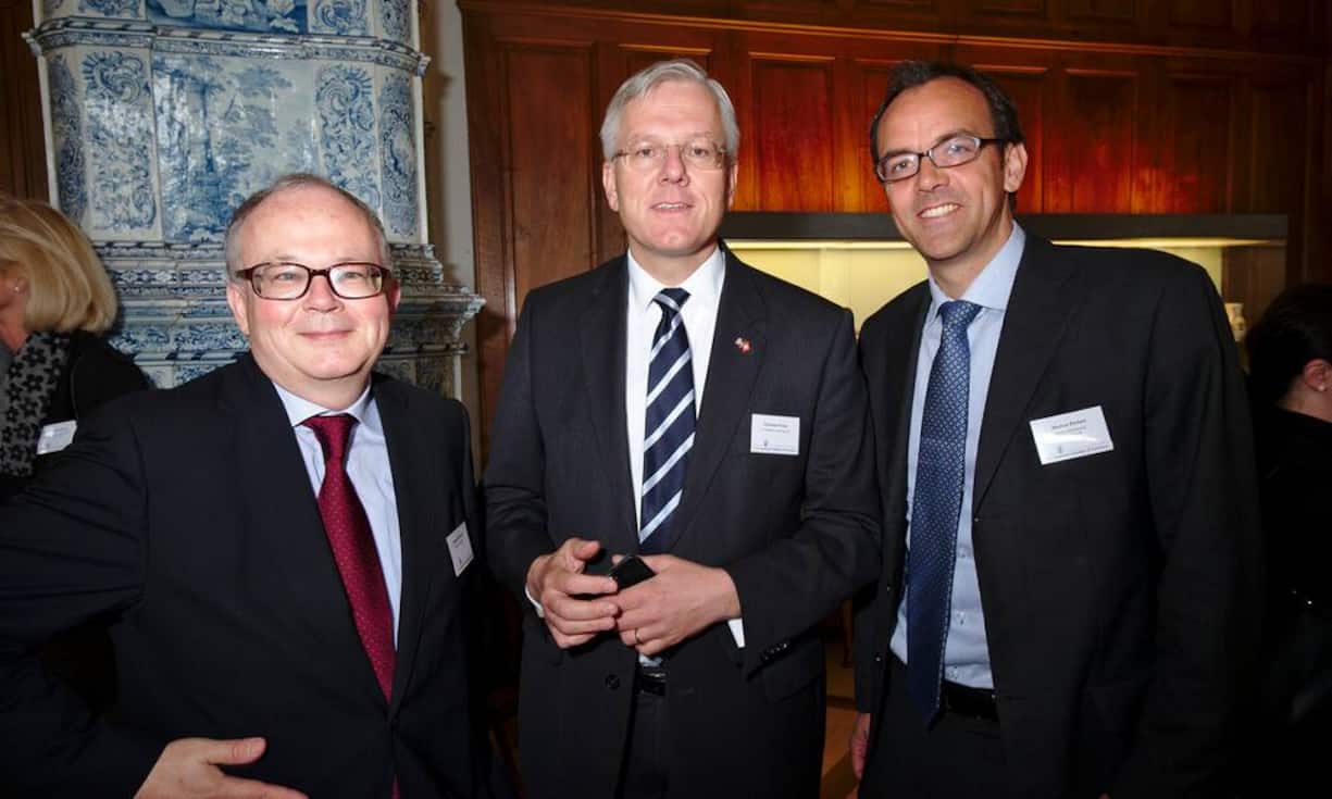 Heinrich Christen, Partner, Ernst & Young AG;
Christoph Franz, Chairman, F. Hoffmann-La Roche Ltd.;
Markus Binkert, Chief Commercial Officer, Swiss International Air Lines Ltd.