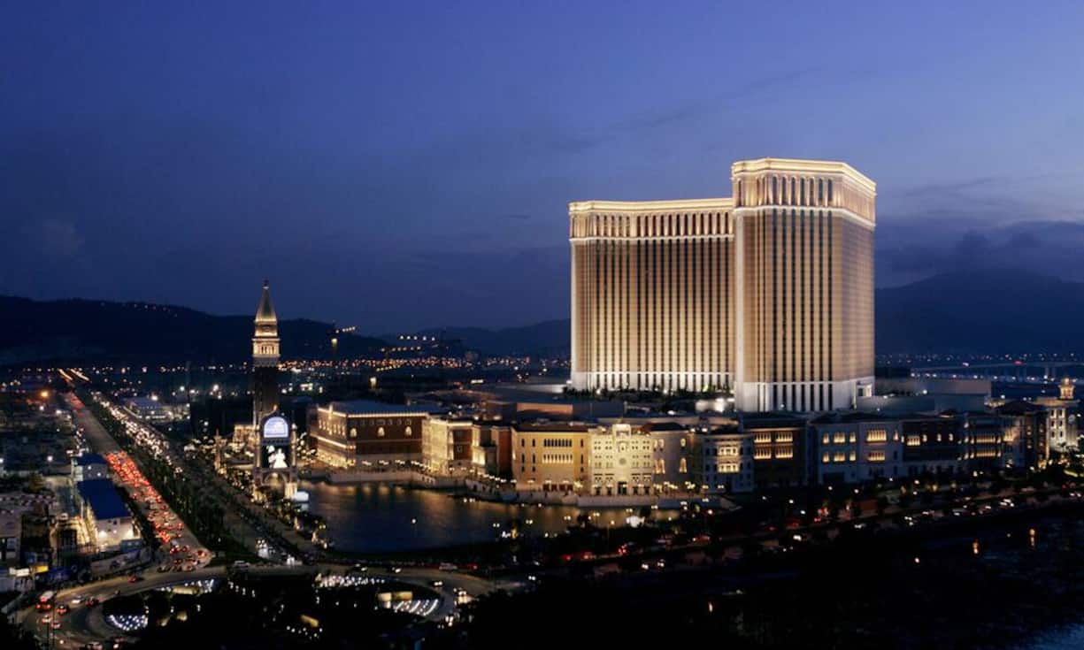 Platz 11: Venetian, Macau — 3 Milliarden DollarGleich neben der City of Dreams steht mit dem Venetian der nächste Prunkbau am Macau Strip. Es wurde 2007 eröffnet und verfügt über 3000 Suiten und noch mehr Spielautomaten.