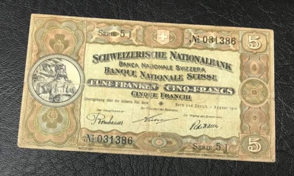 Eine Fünf-Franken-Note au dem Jahr 1914: Ab der 3. Serie von 1918 wurden keine neuen 5er-Noten mehr herausgegeben. Die Fünffrankennoten wurden am 1. Mai 2000 wertlos.