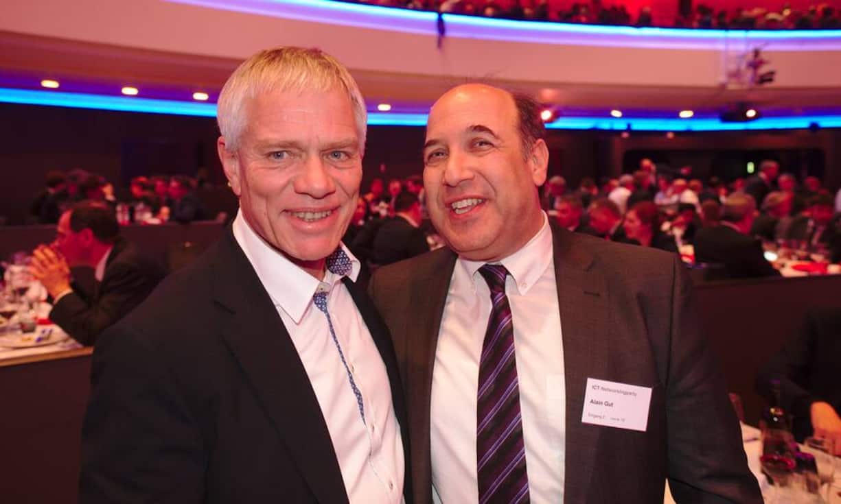 Markus Groeninger, CEO, B-Source SA;
Alain Gut, Director Public Sector, IBM Switzerland Ltd.