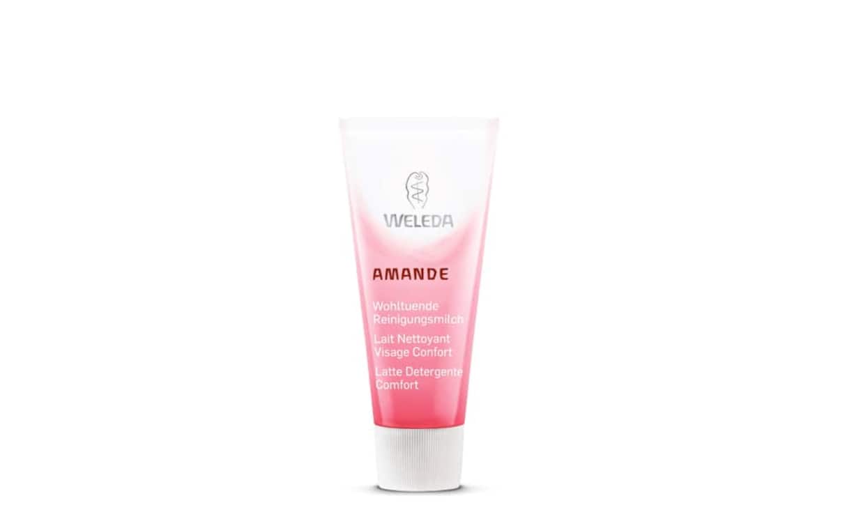Schönheit und Gesundheit der sensiblen Haut ausschlaggebend. Die Amande-Reinigungsmilch von Weleda ist eine Emulsion, die gründlich und schonend Gesicht und Dekolleté reinigt. Preis für 75 ml: 13.50 Franken