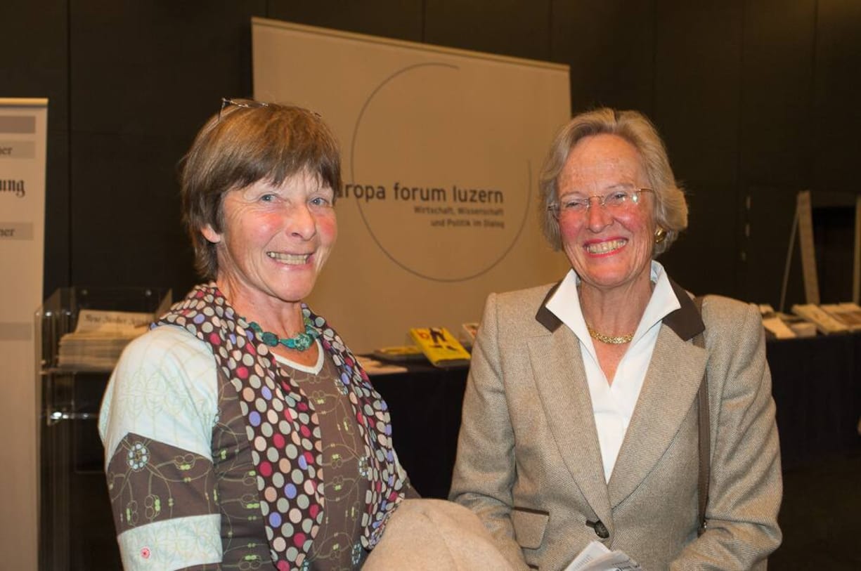 Cleo Vollmeier, Hausfrau und Rentnerin; Sibylla Müller, Ex-Bankerin