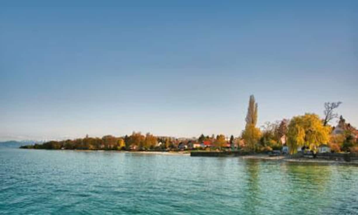 Uttwil am Bodensee: Die Thurgauer Gemeinde überzeugt mit relativ tiefen Steuern, guter Infrastruktur undVerkehrsanbindung – und ist erst noch sonnig gelegen. Preis pro Quadratmeter: 8600 Franken.