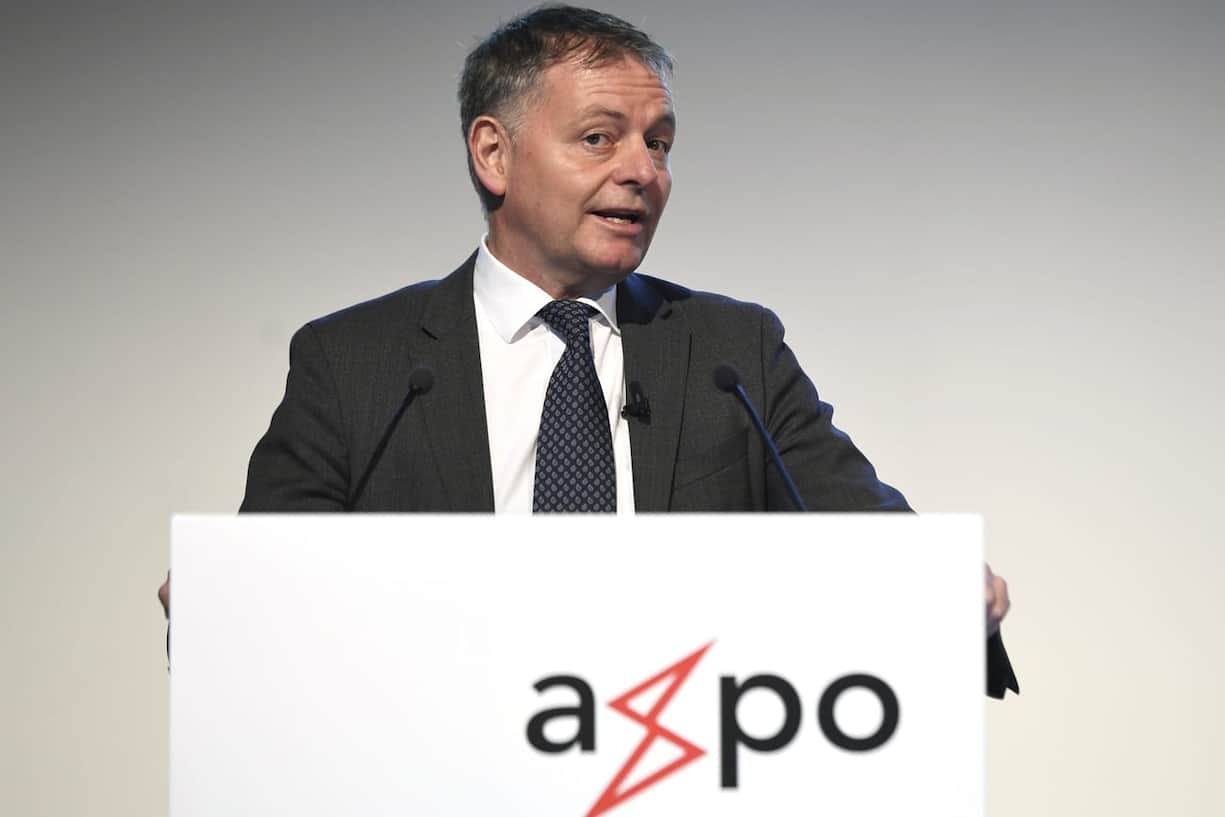 Thomas Sieber, VR - Praesident Axpo an der Bilanzmedienkonferenz in Zuerich am Mittwoch, 21. Dezember 2016. Der Energiekonzern Axpo schreibt das schlechteste Ergebnis seiner Unternehmensgeschichte. Axpo hat im abgelaufenen Geschaeftsjahr 2015/2016 einen Verlust von 1,25 Milliarden Franken geschrieben. Hauptgrund dafuer sind weitere Wertberichtigungen und Rückstellungen in der Hoehe von 1,6 Milliarden Franken. (KEYSTONE/Walter Bieri)
