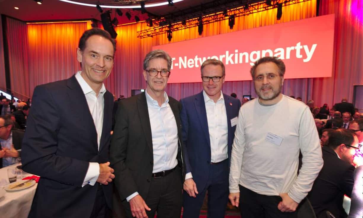Patrick Warnking, Country Director Switzerland, Google;
Peter Kummer, CIO, SBB;
Andreas Meyer, CEO, SBB;
Urs Hölzle, Senior Vice President, Google