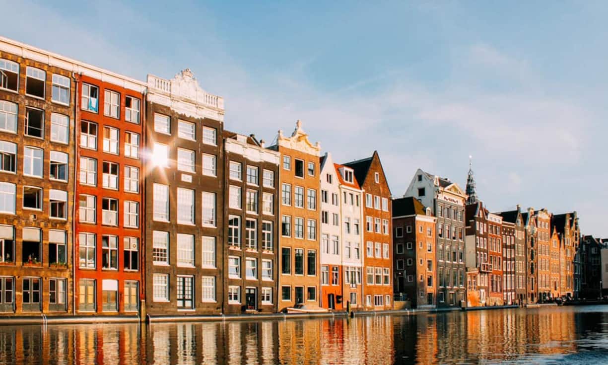 Für das Super-Staaten Ranking, welches die mächtigsten Volkswirtschaften im Jahre 2032 zeigt, wurden die voraussichtlichen Bruttoinlandsprodukte der Länder durch einen Kaufkraftvergleich vorhergesagt.Rang 32: Niederlande - 1,02 Billionen Euro Unsplash