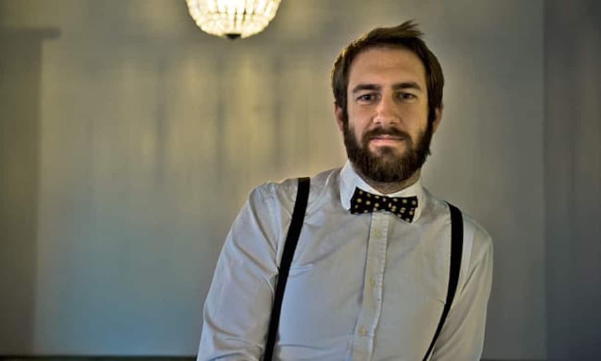 Yves Schaffter von der Zürcher Dante Bar weiss alles über Gin und teilt sein Wissen gerne mit seinen Gästen.