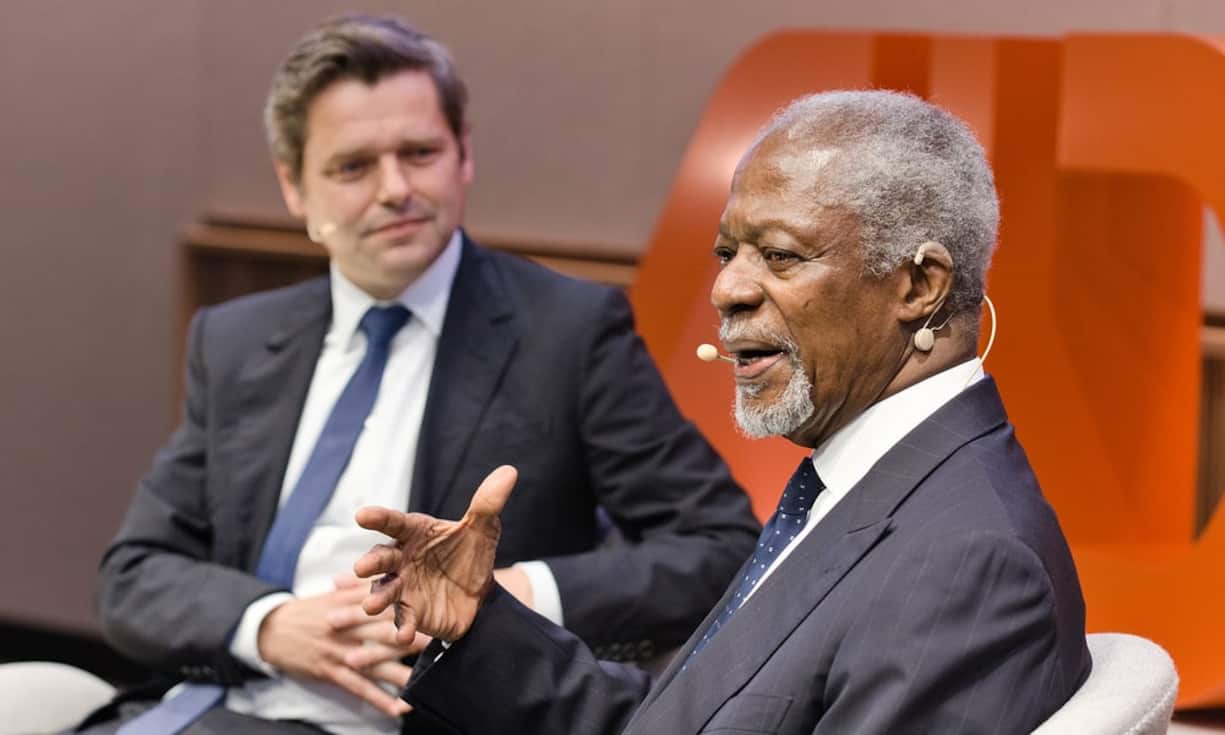 Urs Gredig, Chefredaktor CNN Money Switzerland, im Gespräch mit Kofi Annan, ehemaliger UNO-Generalsekretär und Friedensnobelpreisträger