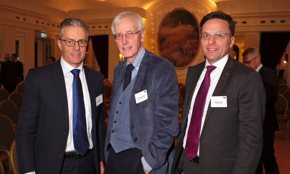 Hans Baumgartner, Leiter Private & Wealth Management Clients Region Mittelland, Credit Suisse AG;
Jean-Daniel Gerber, Verwaltungsratspräsident, Swiss Sustainable Finance;
Andreas Gerber, Managing Director Corporate & Institutional Clients, Credit Suisse AG