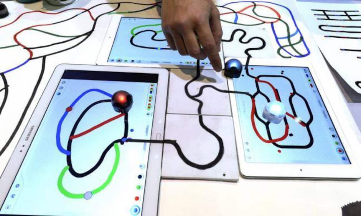 «Ozbot»
Diese weltweit kleinsten programmierbaren Roboter folgen den Linien. Das Spielzeug von Evollve begeistert Gross und Klein.