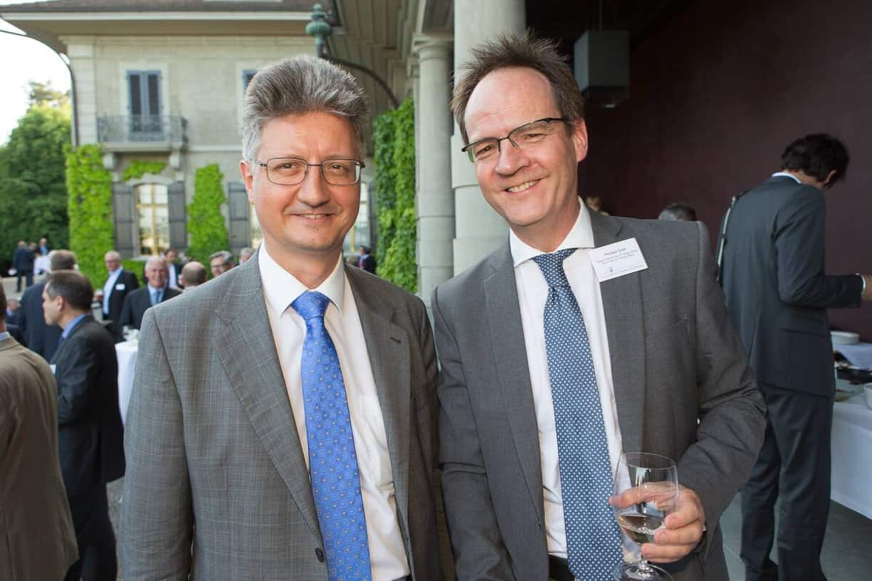 Urs Leimbacher, Head of Public Affairs, Swiss RE; Philippe Guex, Botschafter, EDA