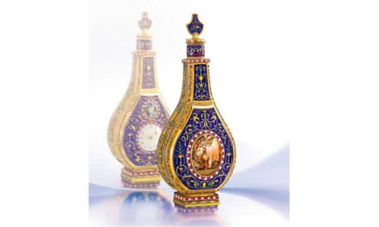 Diese mit Edelsteinen besetzte Uhr von Jaquet-Droz Leschot und Frisard Geneva aus den Jahren 1786/87 wurde bei Sotheby's in New York für 2,53 Millionen Dollar versteigert.