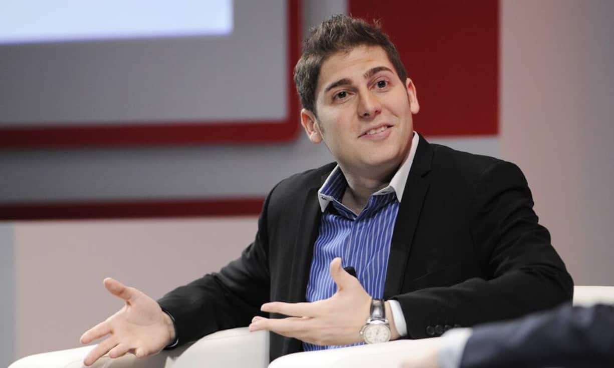 Der gebürtige Brasilianer Eduardo Saverin wurde durch sein Investment in Facebook reich. 4,2 Milliarden US-Dollar sind laut Forbes sein Eigen. Er lebt als Single in Singapur.