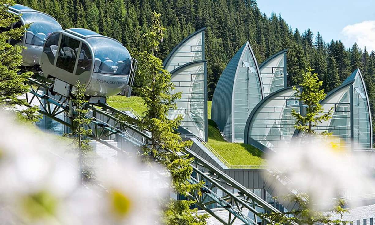 Auf Platz 4: Das Tschuggen Grand Hotel in Arosa liegt im Bündnerland und beherbergt einen Wellnessbereich inmitten einer beeindruckenden Bergkulisse.
(Platz 12 beim Ranking 2012)