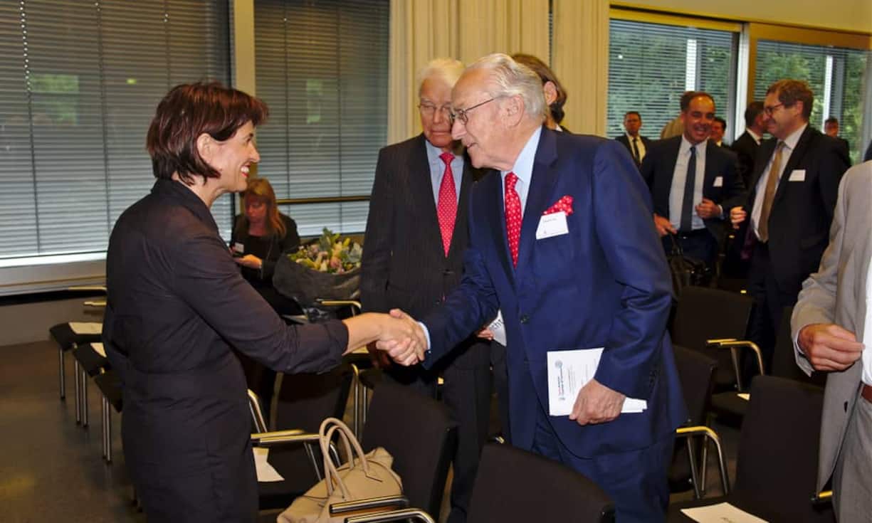 Sergio P. Ermotti, Group CEO, UBS AG;
Robert Studer, former CEO, UBS AG;
Rainer E. Gut, Honorary Chairman, Credit Suisse Group AG