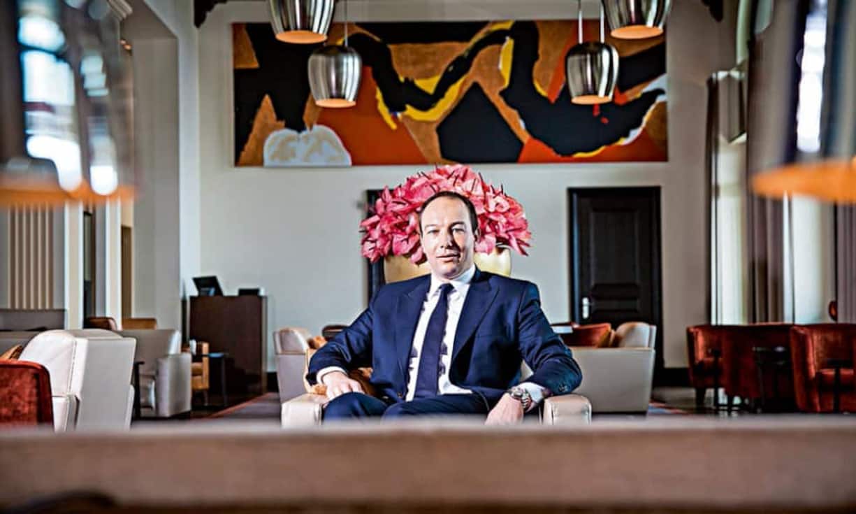 Mark Jacob:Als Direktor des «Dolder Grand» ist ihm das gelungen, was seit der gigantischen Renovation des Traditionshauses 2008 keiner vor ihm geschafft hat: Das «Dolder Grand» sorgt für positive Schlagzeilen. Soeben ist das Haus von «Gault Millau Schweiz» zum Hotel des Jahres 2016 gekürt worden. Die Auszeichnung zum besten Spa der Welt kam kurz davor.