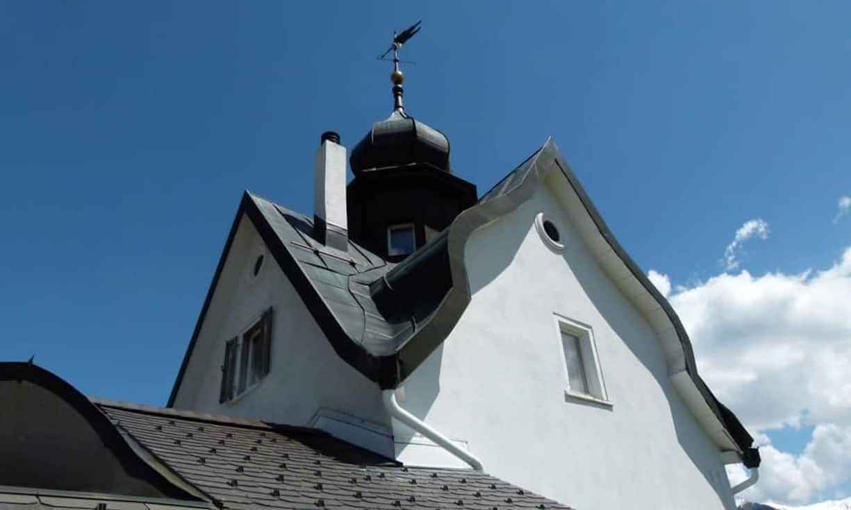 Dank der erhöhten Lage ist das Objekt fast ganztägig besonnt. Preis:2,45 Millionen Franken Quelle und Bilder: Engel & Völkers