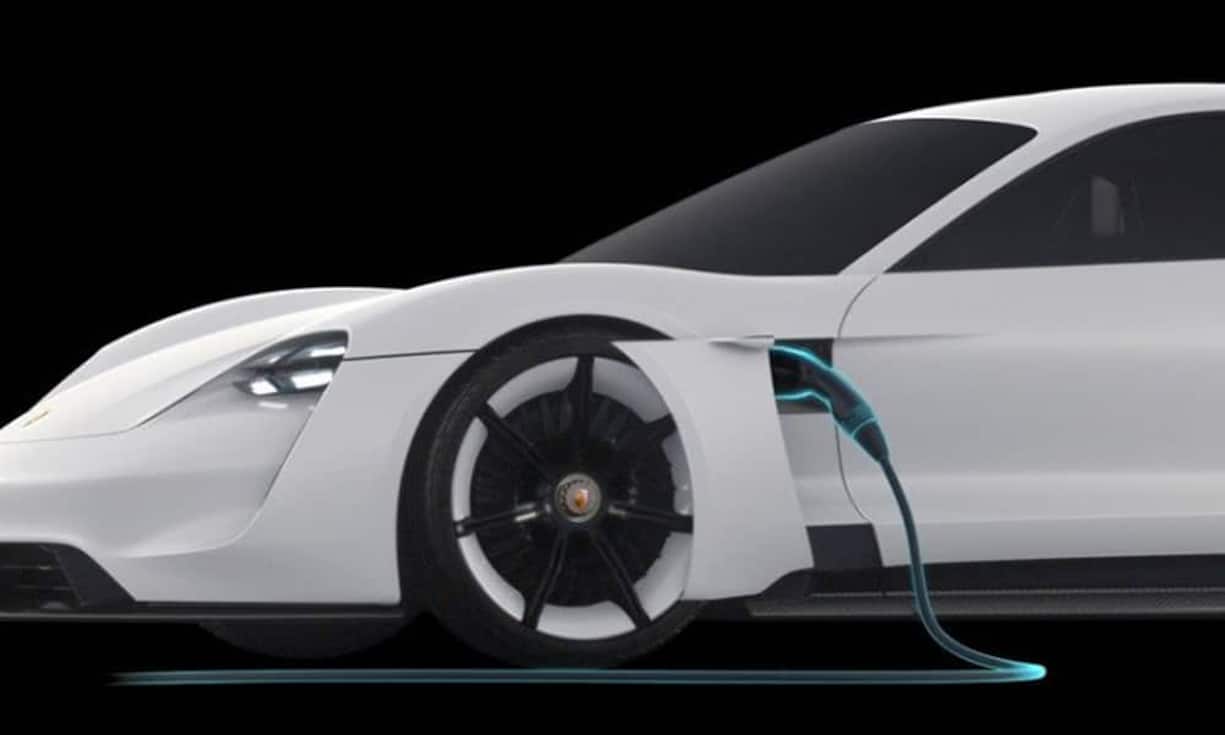 In nur 15 Minuten kann das Fahrzeug auf bis zu 80 Prozent laden und damit mehr als 400 Kilometer fahren. Mit einer vollen Ladung schafft es sogar fast 500 Kilometer. Das Tesla Model S mit einer 85-Kilowattstunden-Batterie hat dagegen laut US-Energiebehörde eine Reichweite von gut 430 Kilometern.