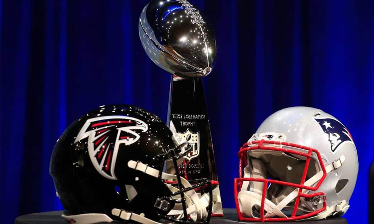 Es duellieren sich die Atlanta Falcons mit den New England Patriots. Die Mannschaft aus Neuengland hat schon vor drei Jahren den Super Bowl gewonnen. Für das Team aus Atlanta wäre der Sieg eine Premiere.