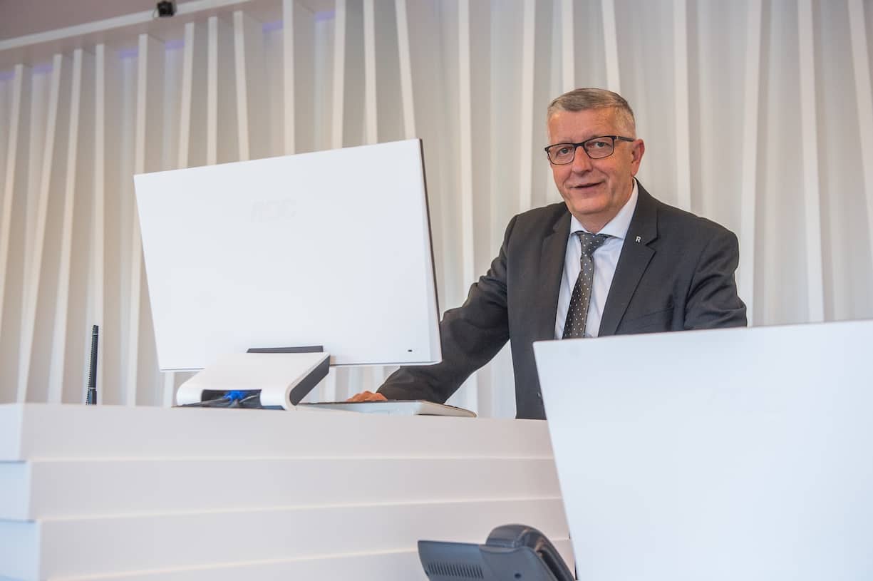 Portait von Kurt Sidler, Präsident Raiffeisenverband Luzern, Nidwalden, Obwalden.Luzerner Zeitung / Dominik WunderliFotografiert am 10.03. 2017 BankGeldRaiffeisenbank