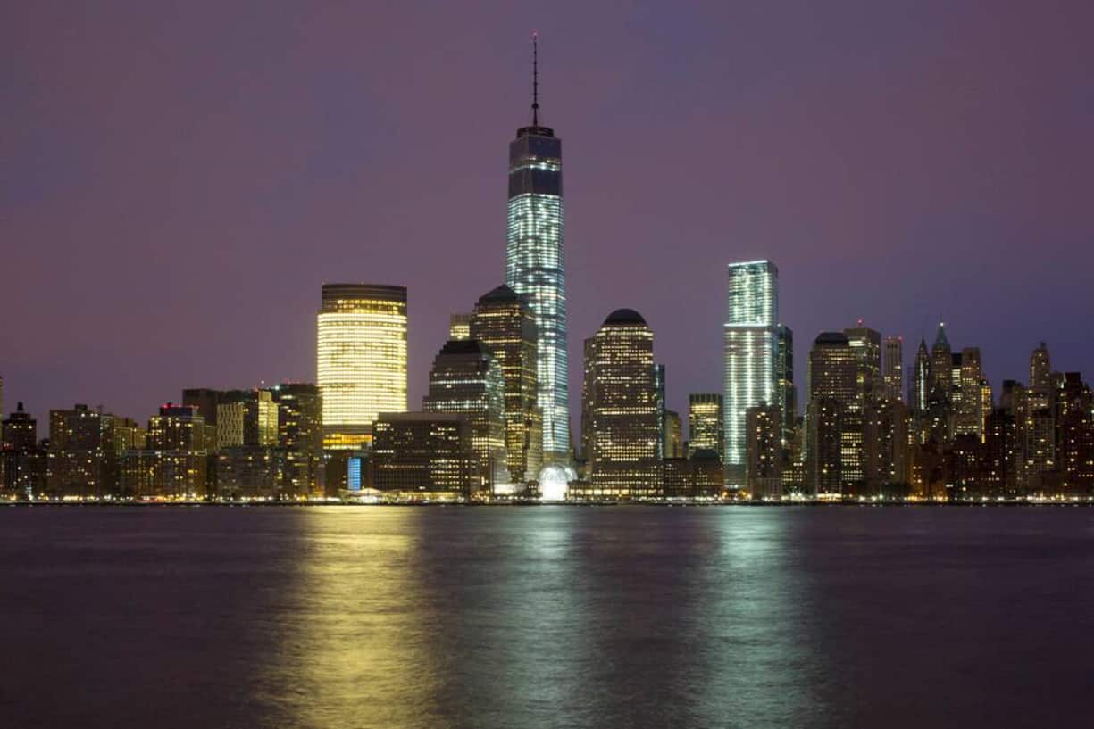 Die neue Skyline von New York. Lower Manhattan ist geprägt von vielen teuren Prestigebauten. Dazu kommen hohe Grundstückspreise und enorme Investitionen in die Sicherheit. Kein Wunder sind auf dem Bild zwei der teuersten Gebäude der Welt zu sehen.
Das Emporis-Ranking der zehn teuersten Häuser der Welt: